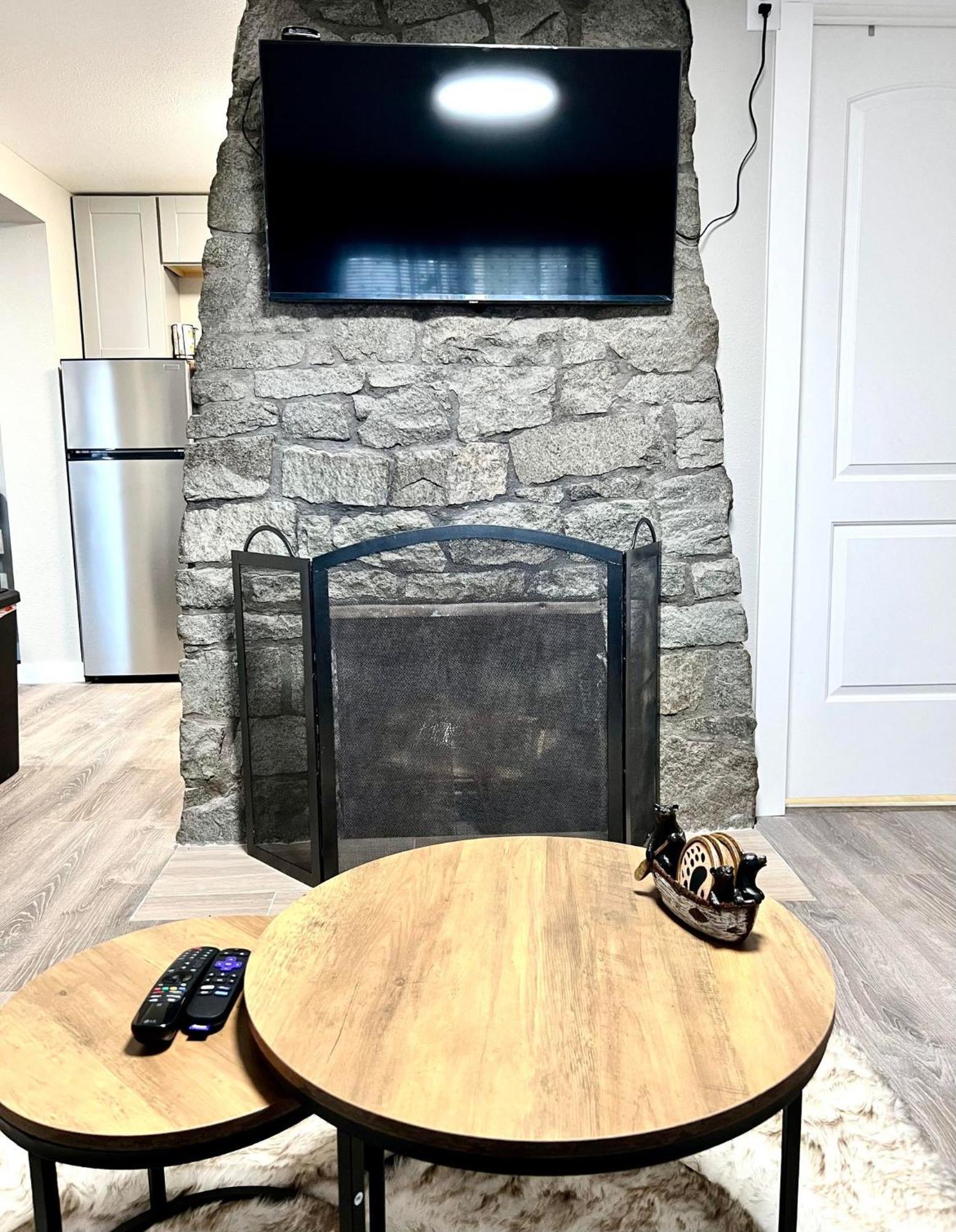 Log House In Heart Of Anchorage Apartment Bagian luar foto
